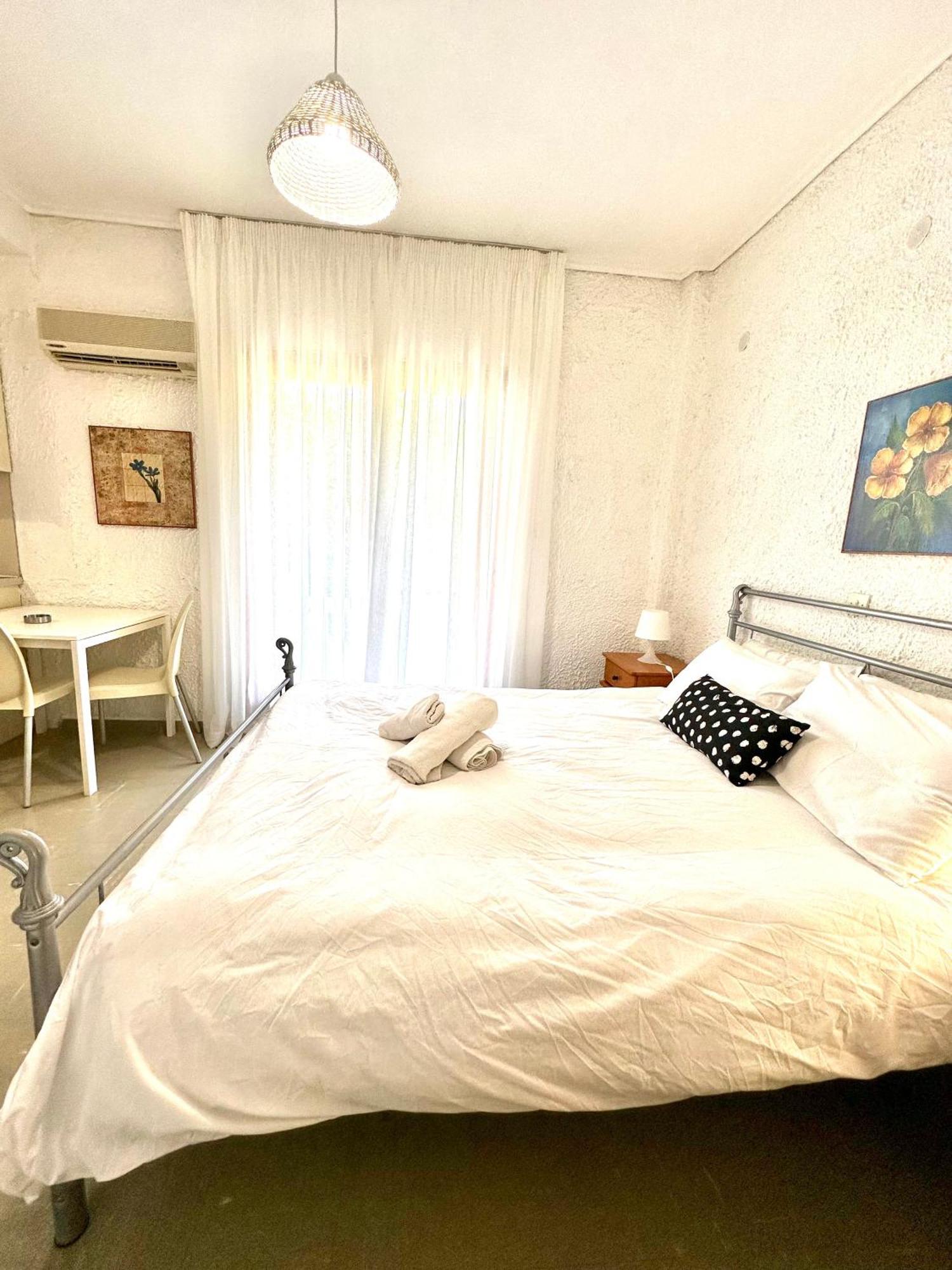Katerina Apartments Neos Pirgos Quarto foto