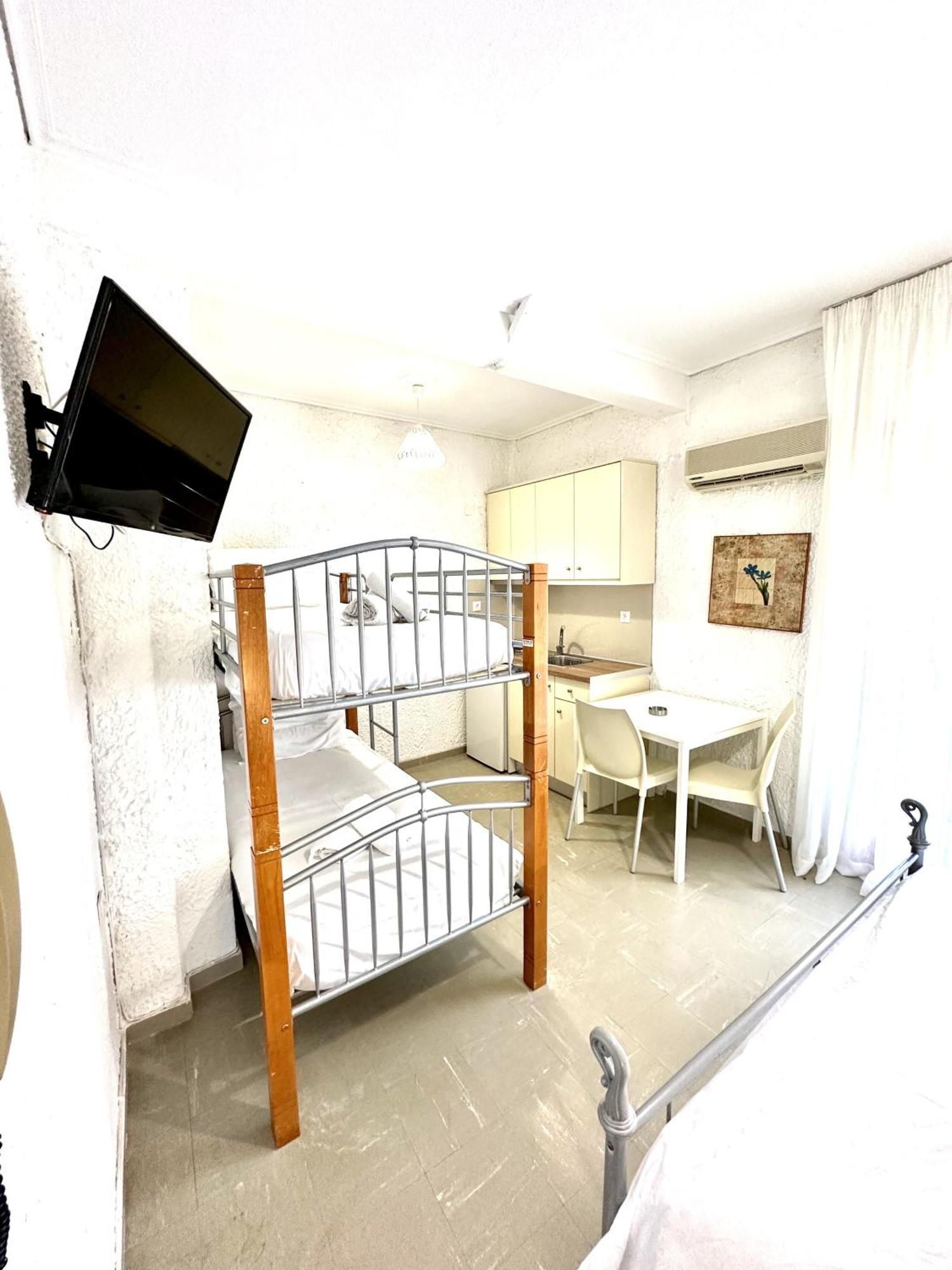 Katerina Apartments Neos Pirgos Quarto foto