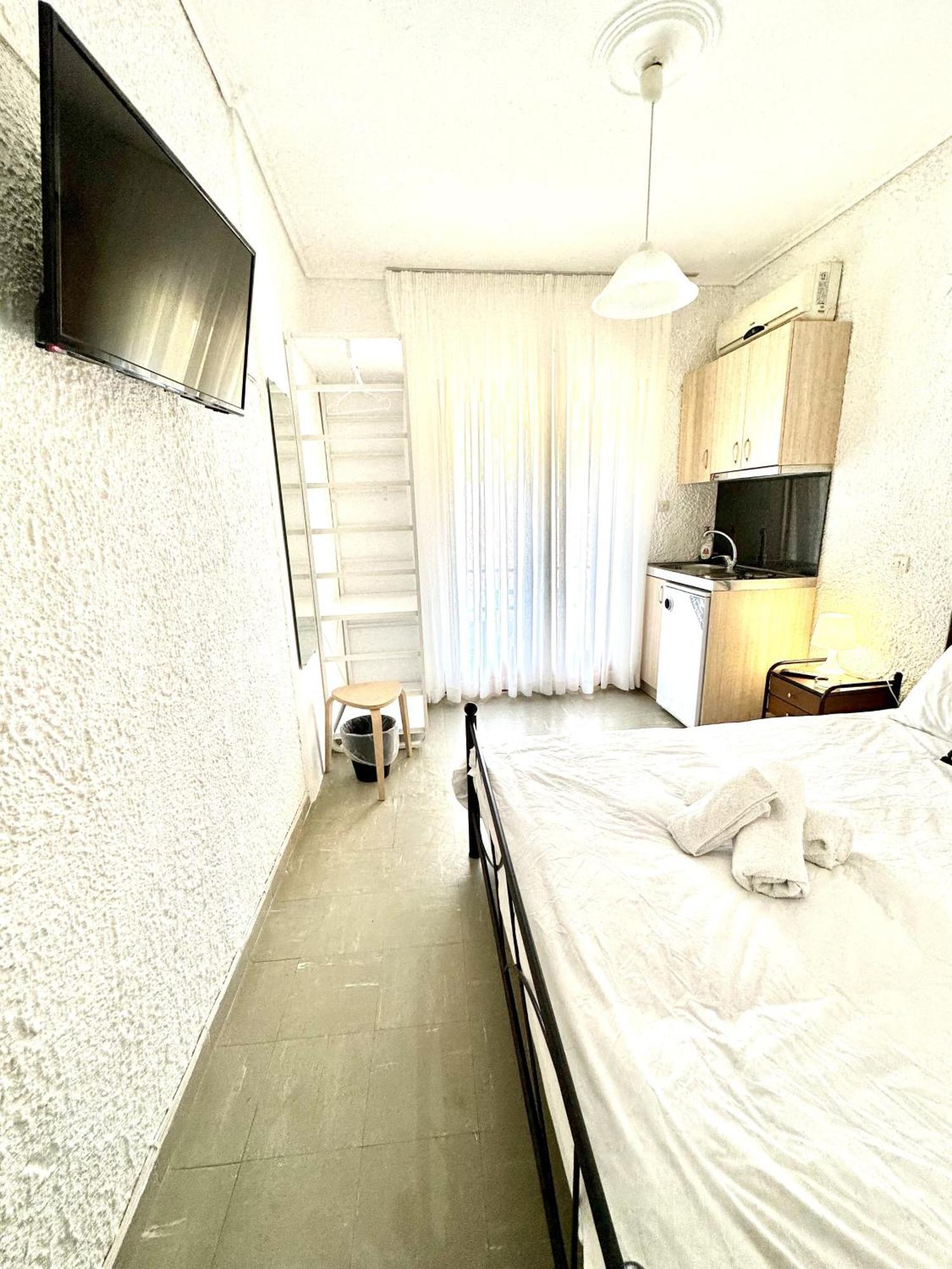 Katerina Apartments Neos Pirgos Quarto foto