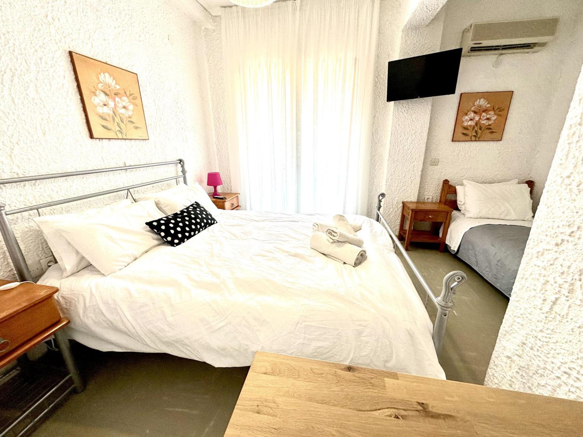 Katerina Apartments Neos Pirgos Quarto foto