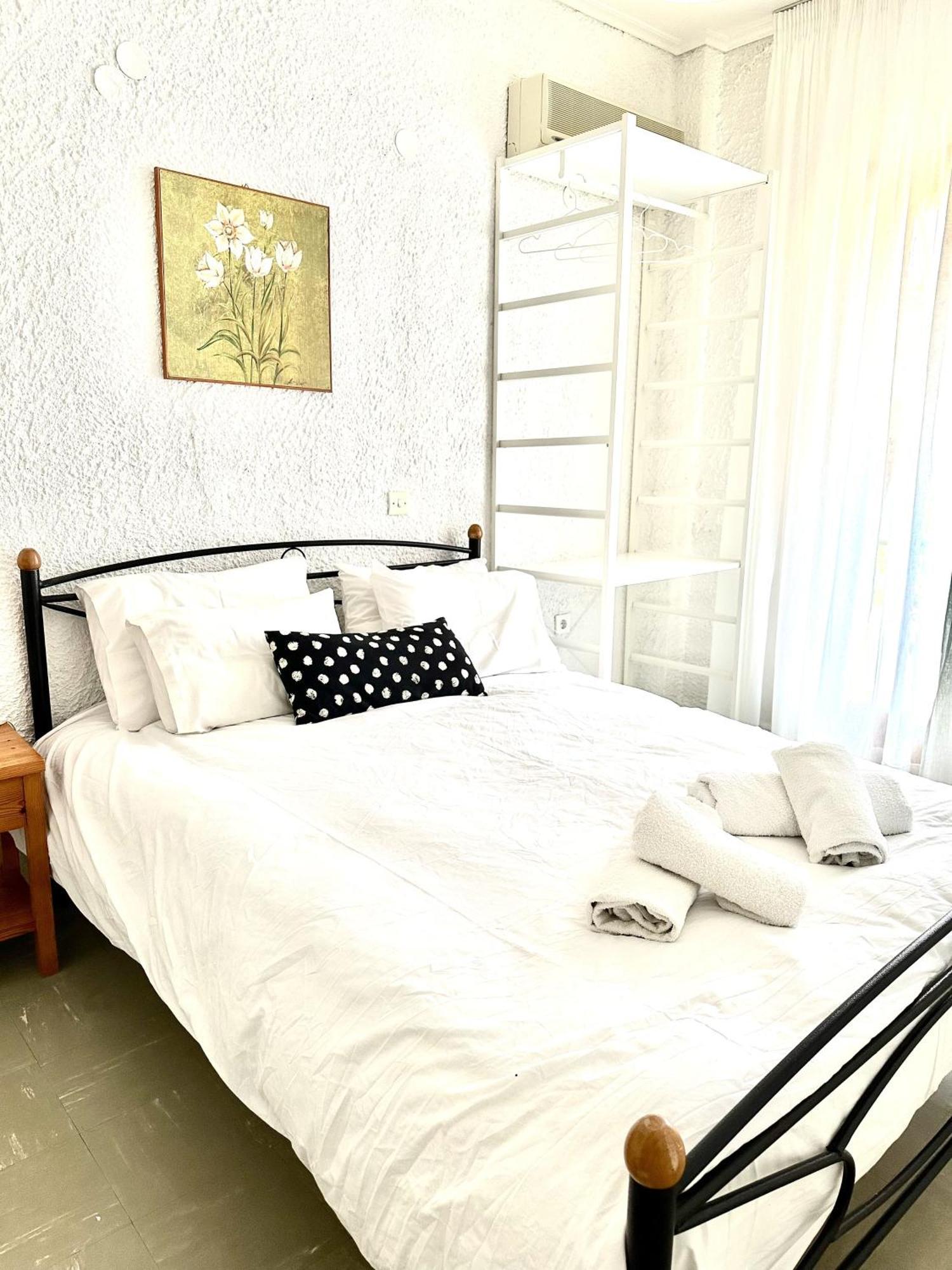 Katerina Apartments Neos Pirgos Quarto foto