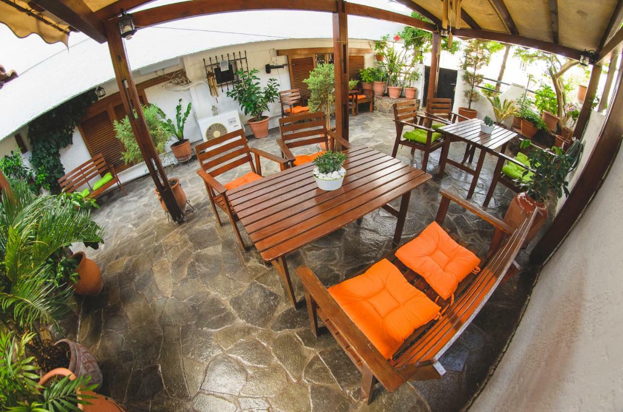 Katerina Apartments Neos Pirgos Exterior foto